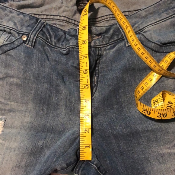 Torrid Distressed Jeans Size 18 - Picture 10 of 12